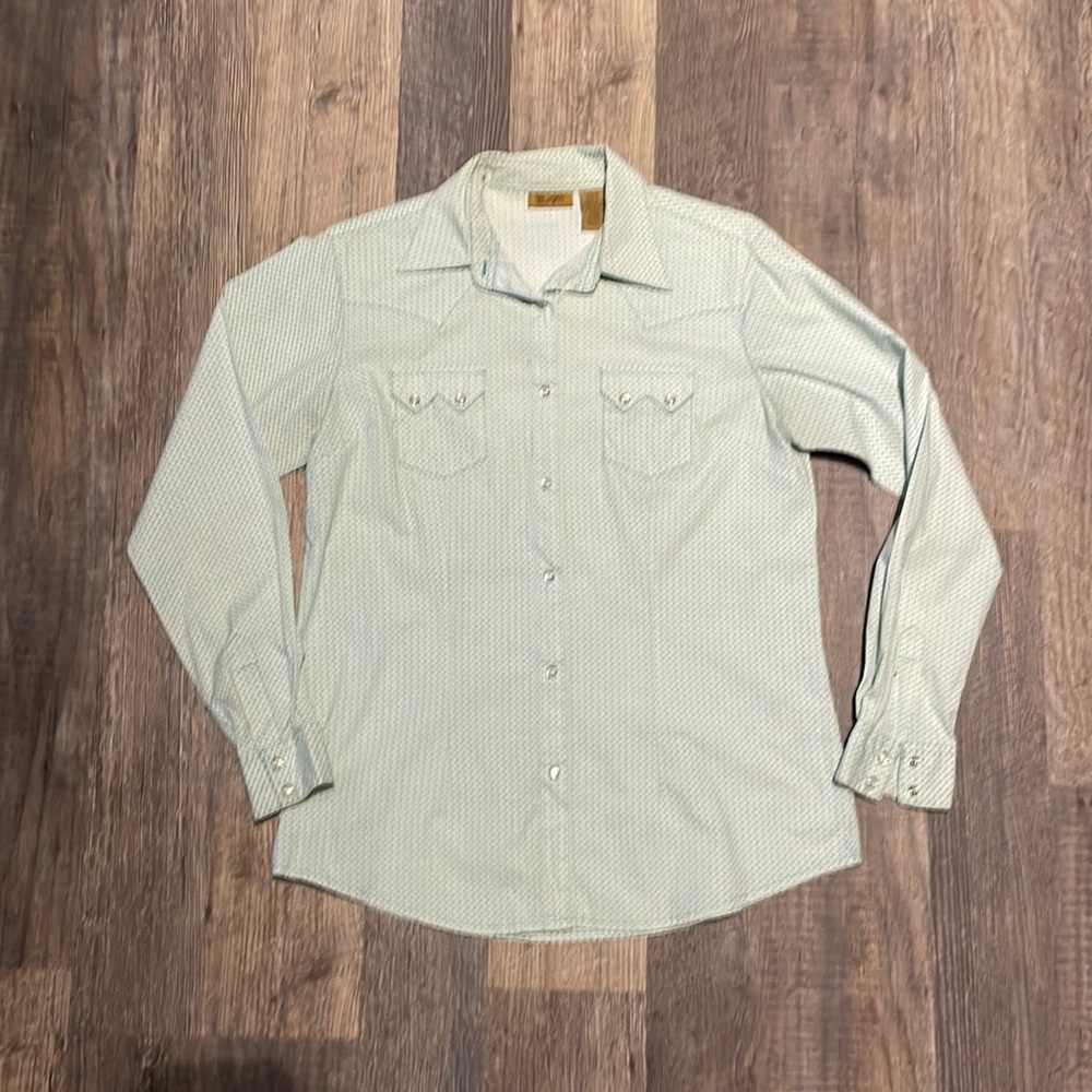 Wrangler women’s medium mint green pearl snap western shirt